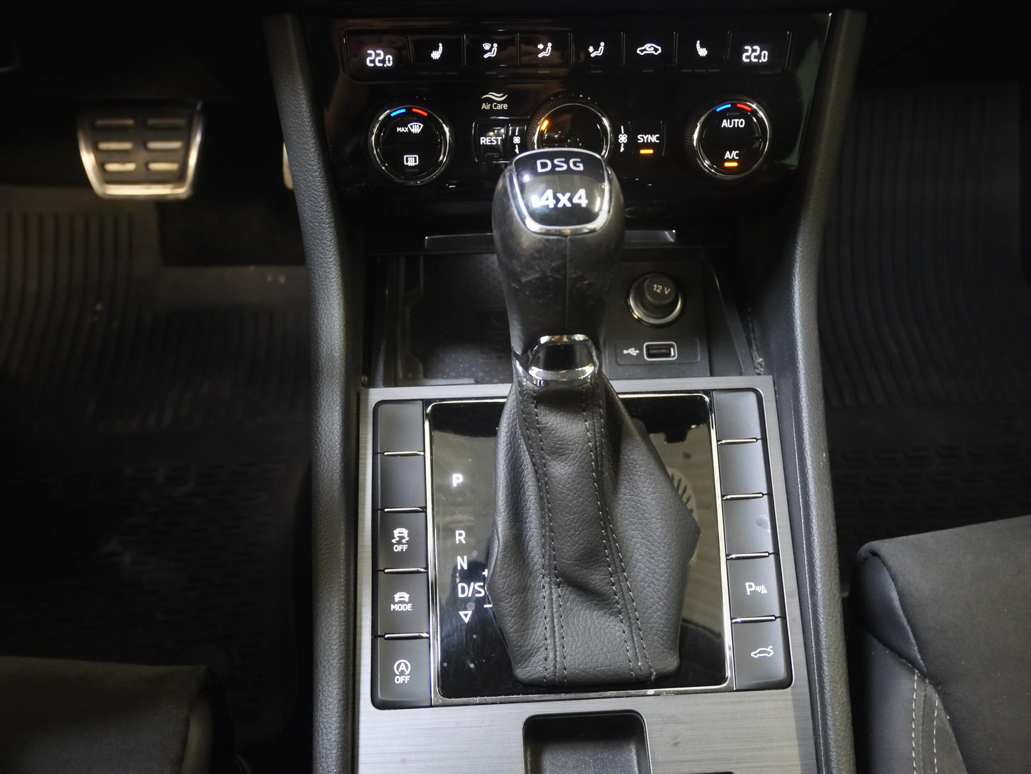 Škoda Superb 2.0 TDI 140 kW DSG Scout