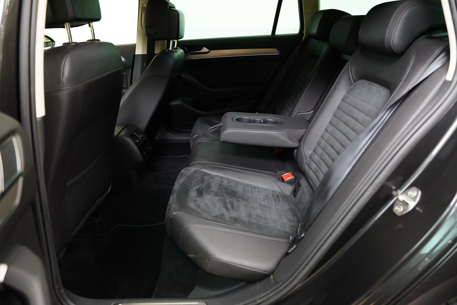 Volkswagen Passat 2.0 TDI 140 kW 4x4 Highline – foto 23