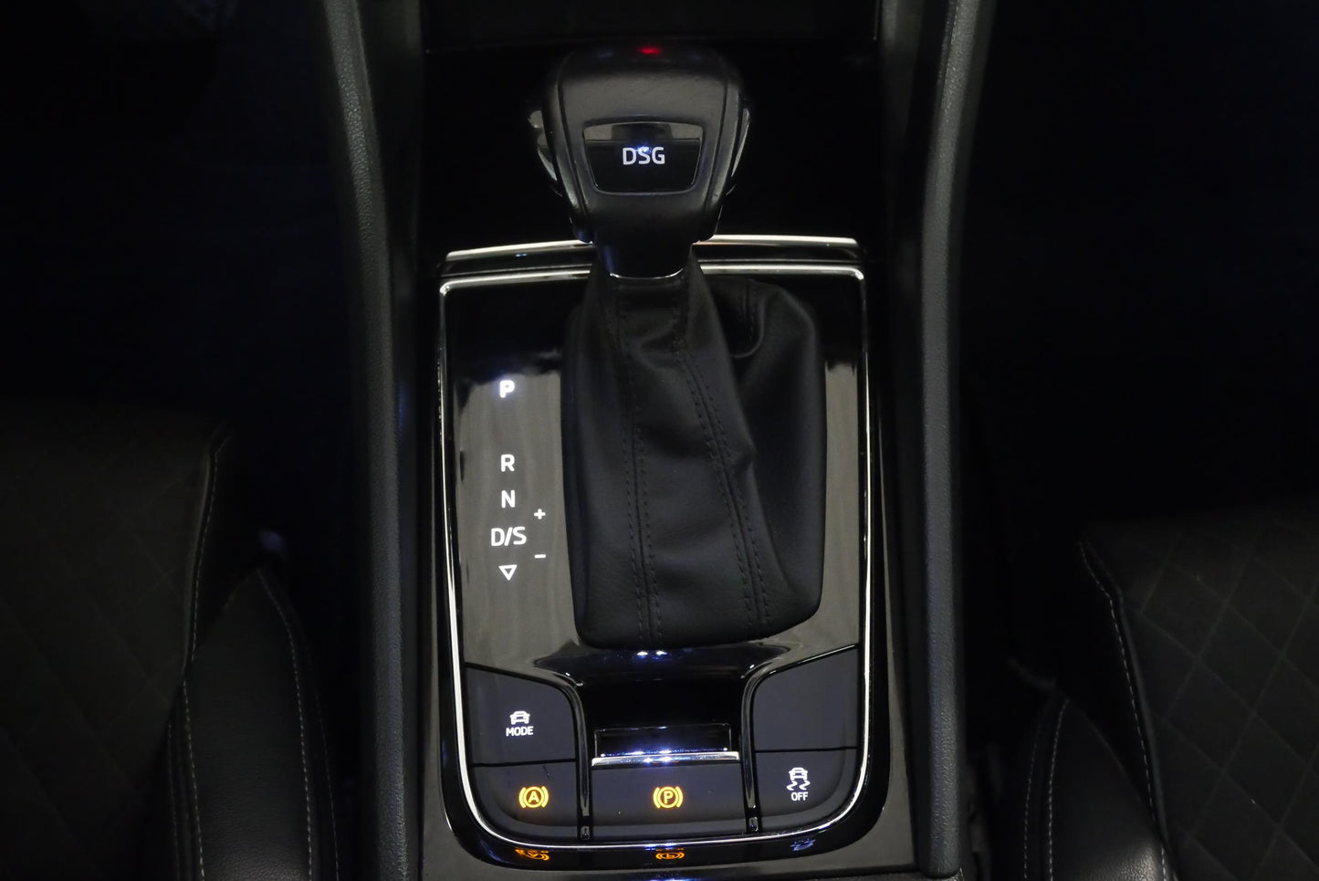 ŠKODA Karoq 1.6 TDI 85 kW DSG Style Plus