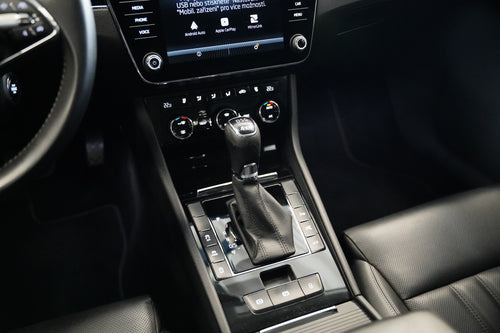 Škoda Superb 2.0 TDI 147kW L&K – foto 24