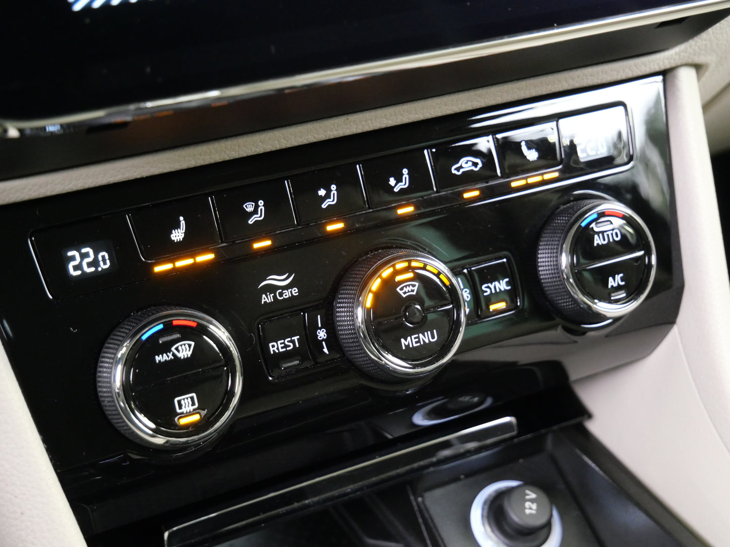 Škoda Superb 2.0 TDI 110 kW DSG L&K