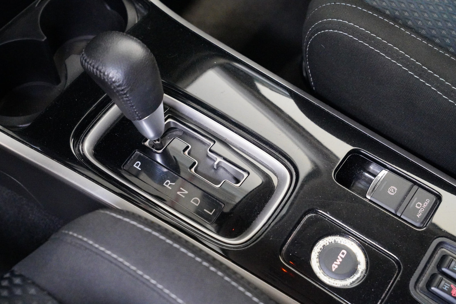 Mitsubishi Outlander 2.2 DI-D 110kW 4WD Intense+ – foto 24