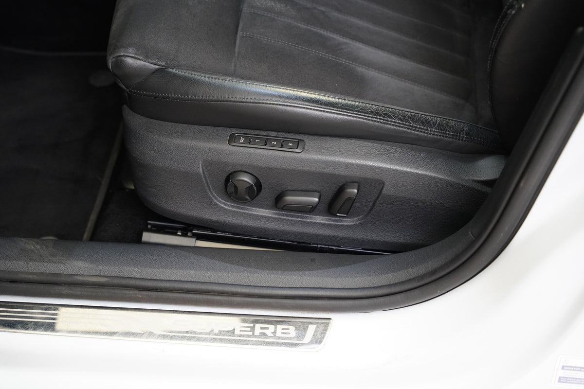 Škoda Superb 2.0 TDI 110 kW Style – foto 24