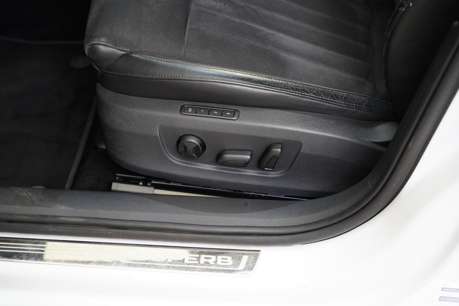 Škoda Superb 2.0 TDI 110 kW Style – foto 24