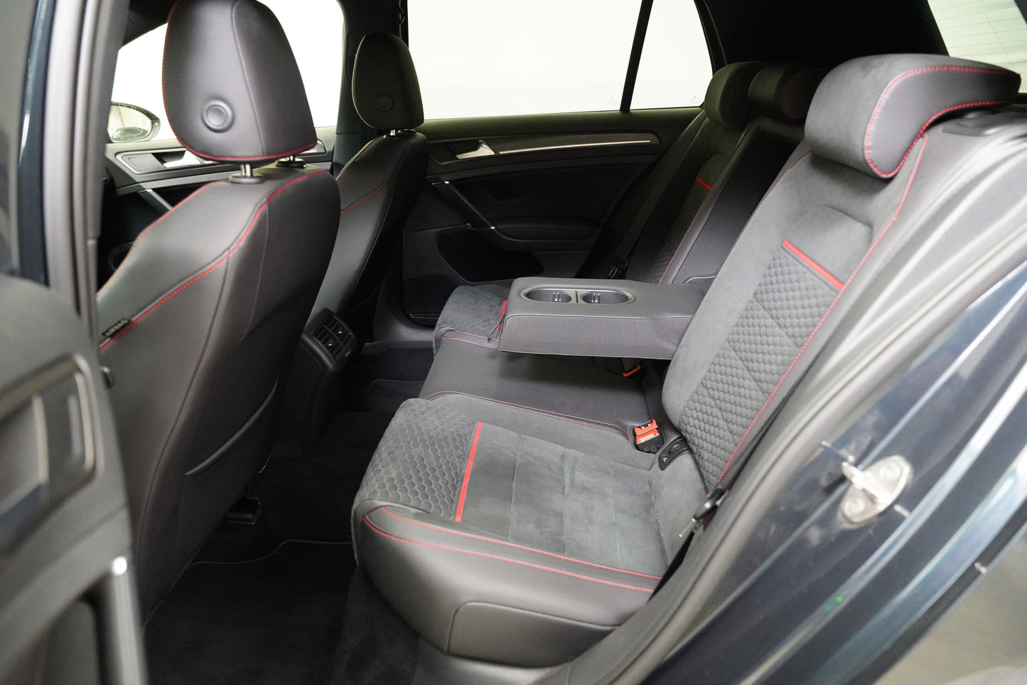 Volkswagen Golf 2.0 TSI 180 kW GTI Performance