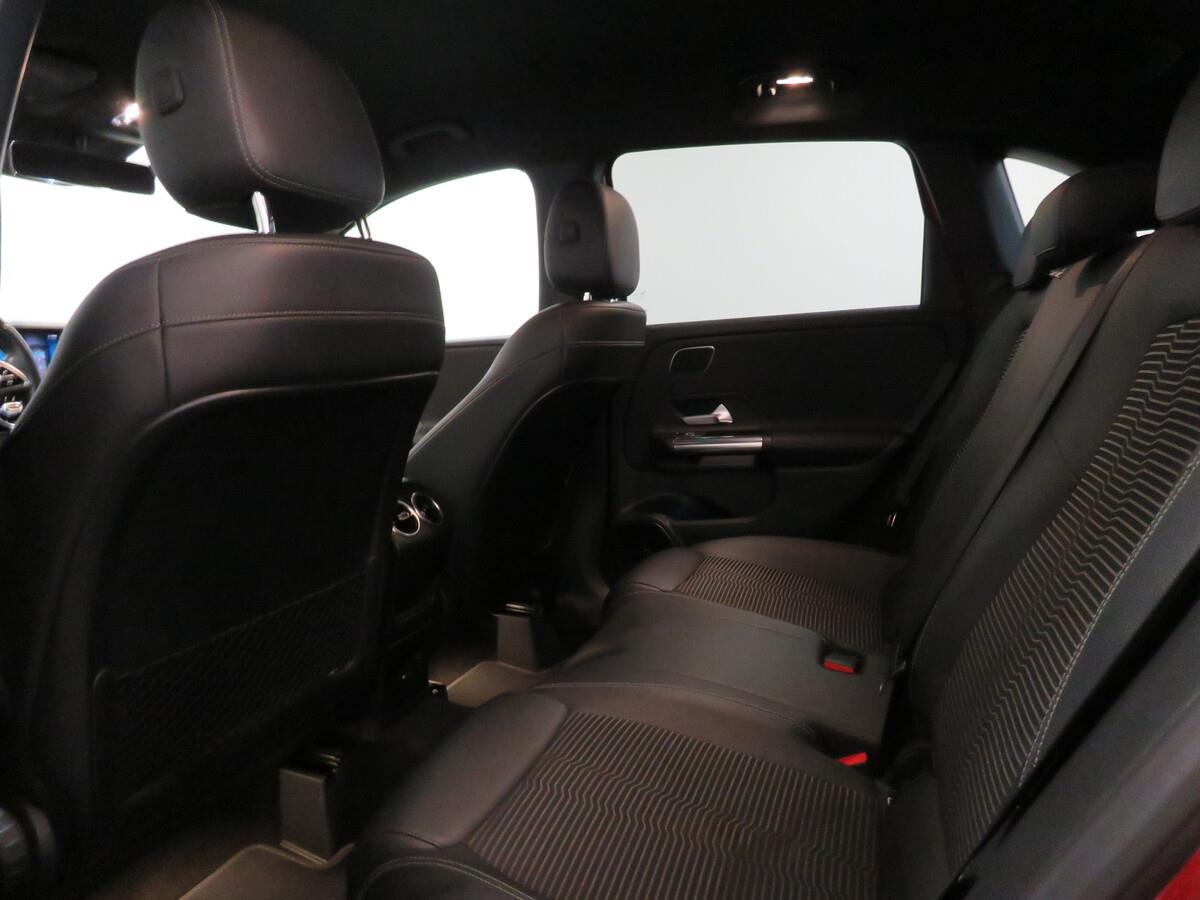 Mercedes-Benz B200 200d 110 kW