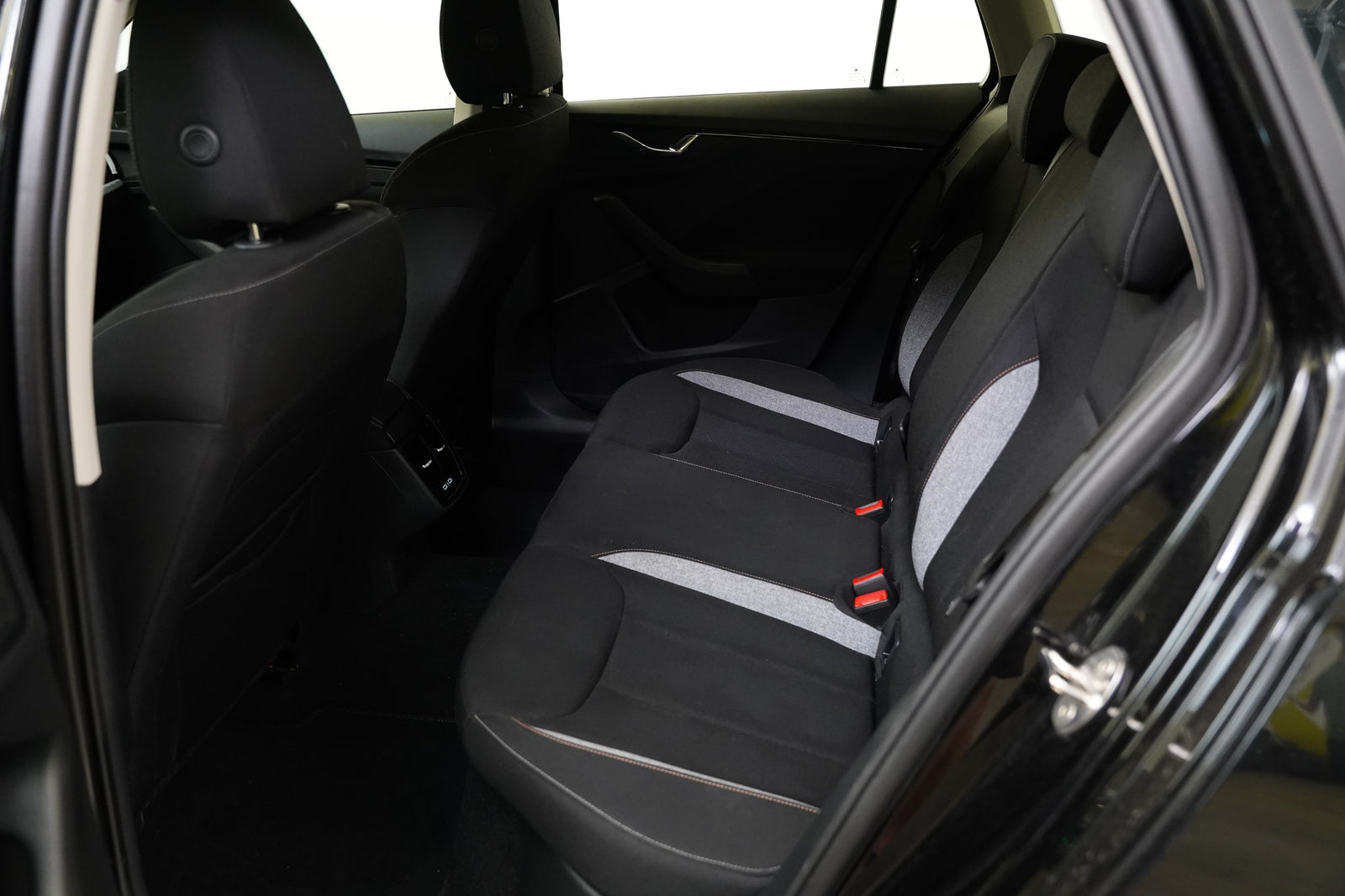 Škoda Kamiq 1.0 TSI 85 kW Selection – foto 24