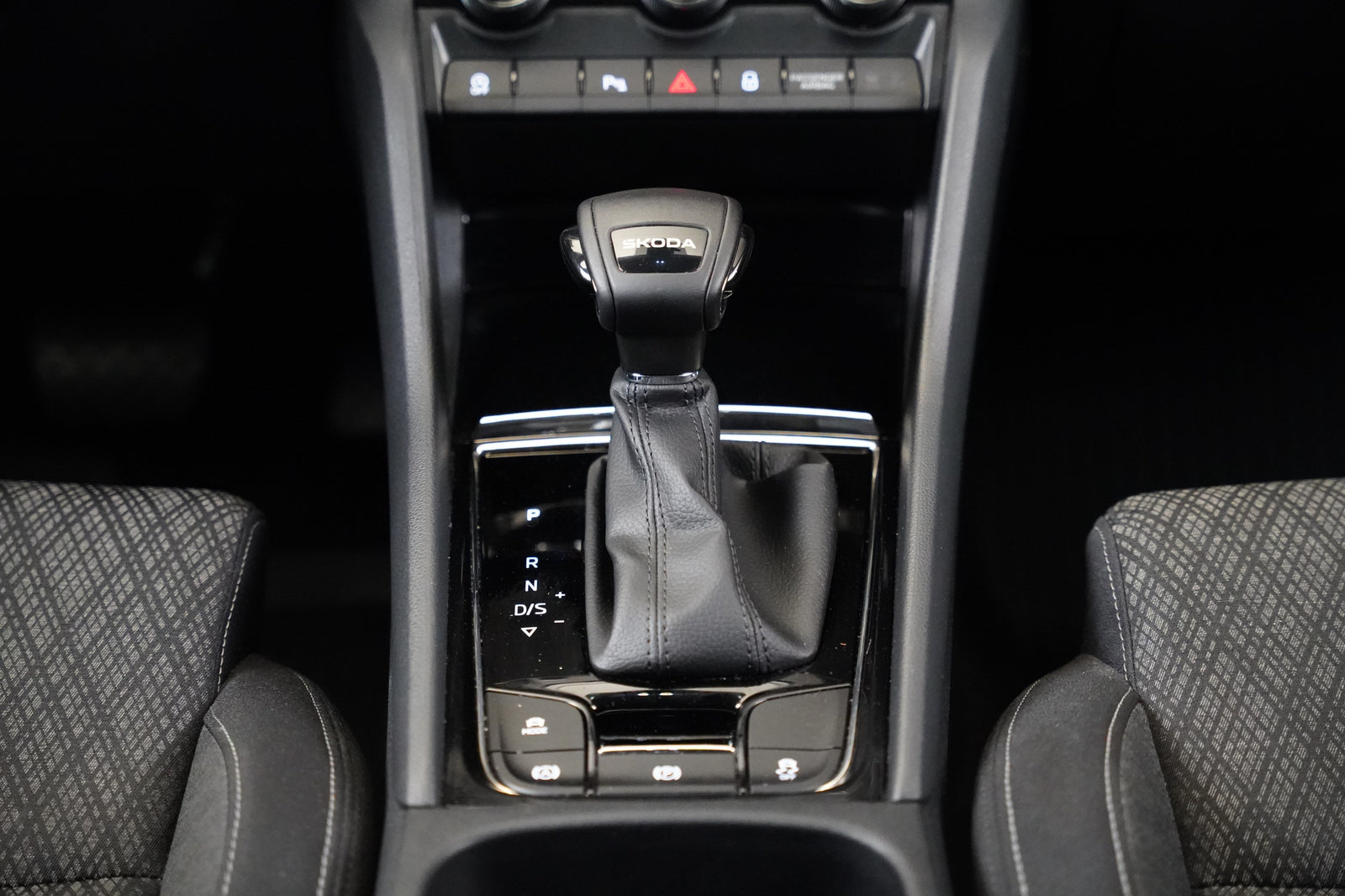 Škoda Karoq 1.5 TSI 110 kW Top Selection – foto 24