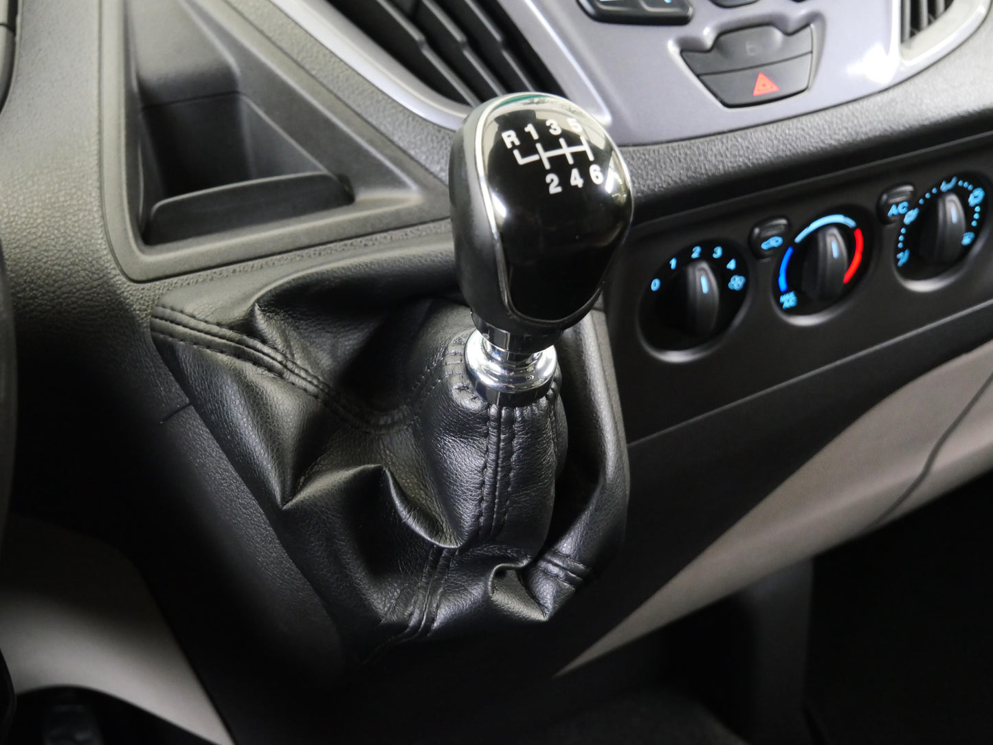Ford Tourneo Custom 2.0 TDCi 125 kW L1 Titanium