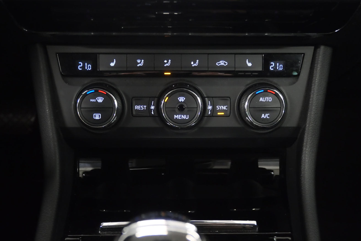 Škoda Superb 1.6 TDI 88kW DSG Style Premium