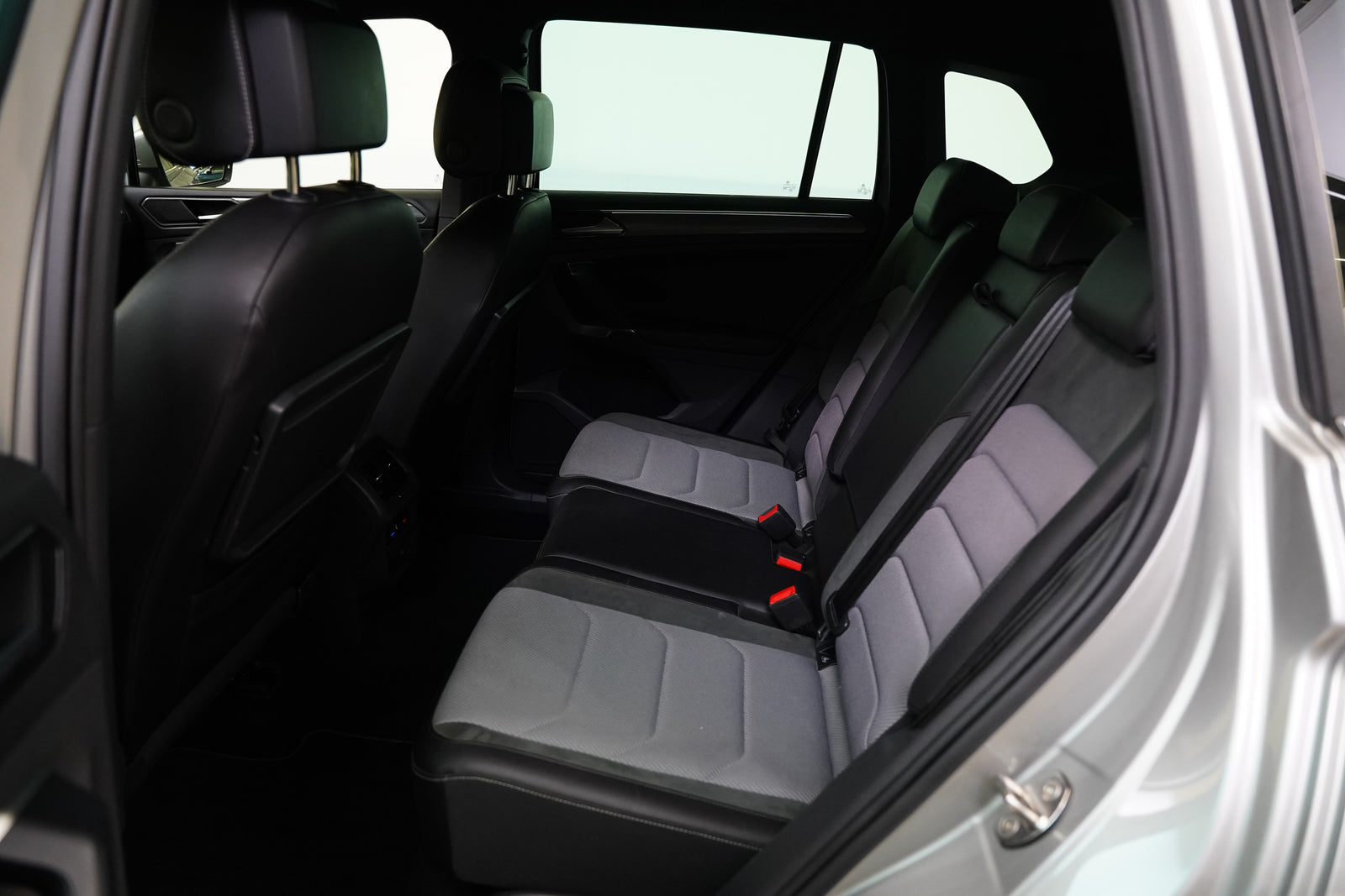 Volkswagen Tiguan 2.0 TSI 132 kW – foto 24