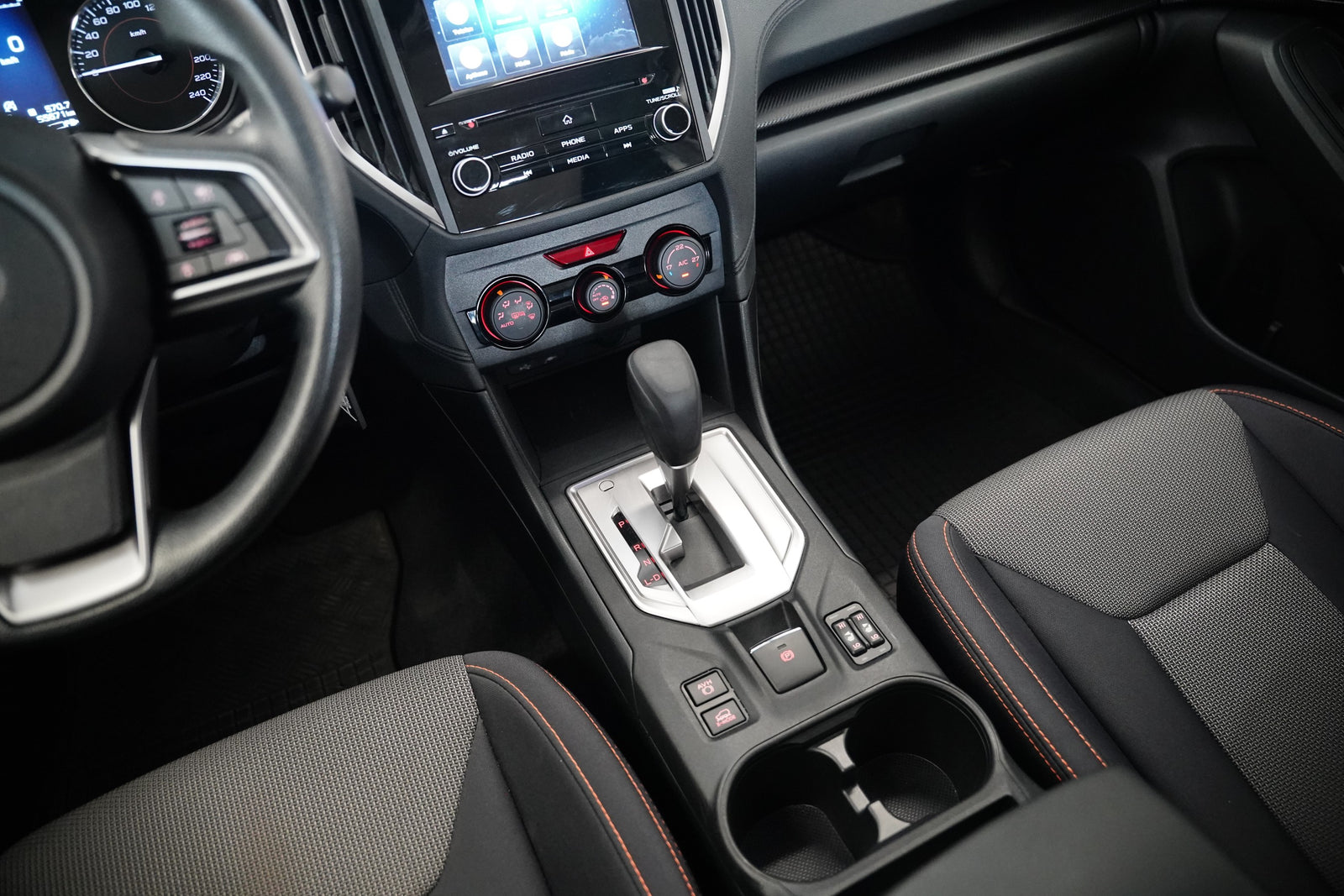 Subaru XV 1.6 i 84 kW – foto 24