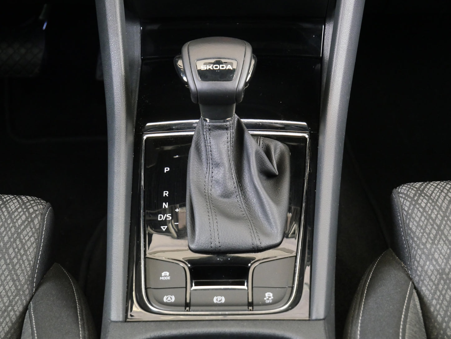 Škoda Karoq 1.5 TSI 110 kW Top Selection