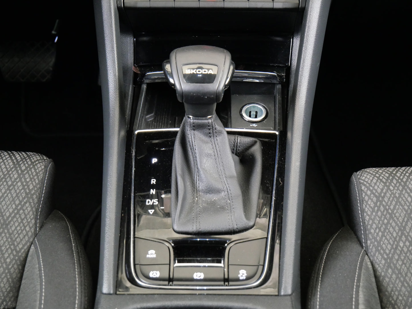 Škoda Karoq 1.5 TSI 110 kW Top Selection