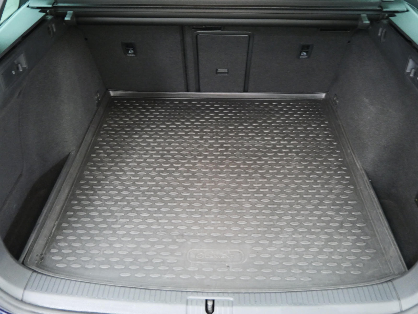 Volkswagen Golf 2.0 TSI 221 kW 4Motion "R" – foto 25