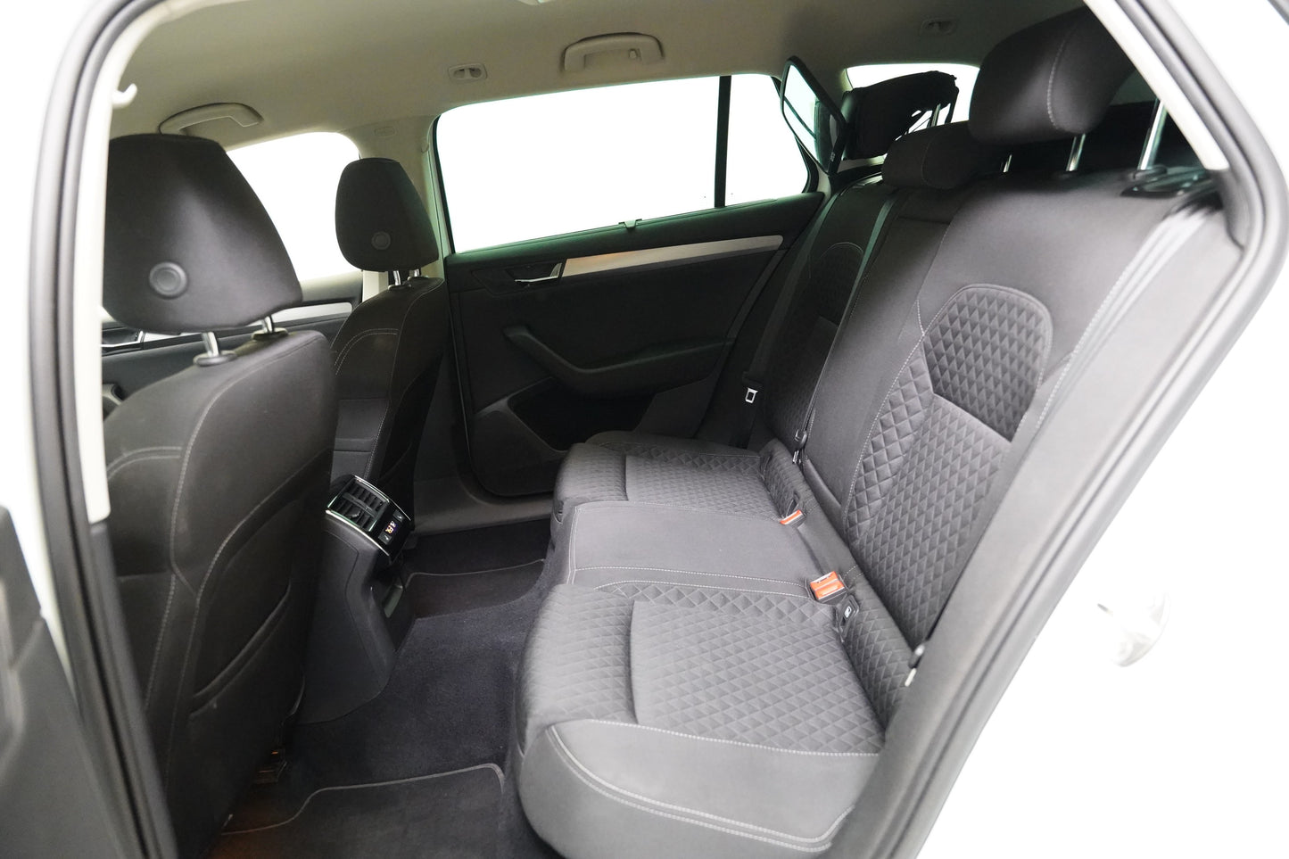 Škoda Superb 2.0 TDI 140 kW Style