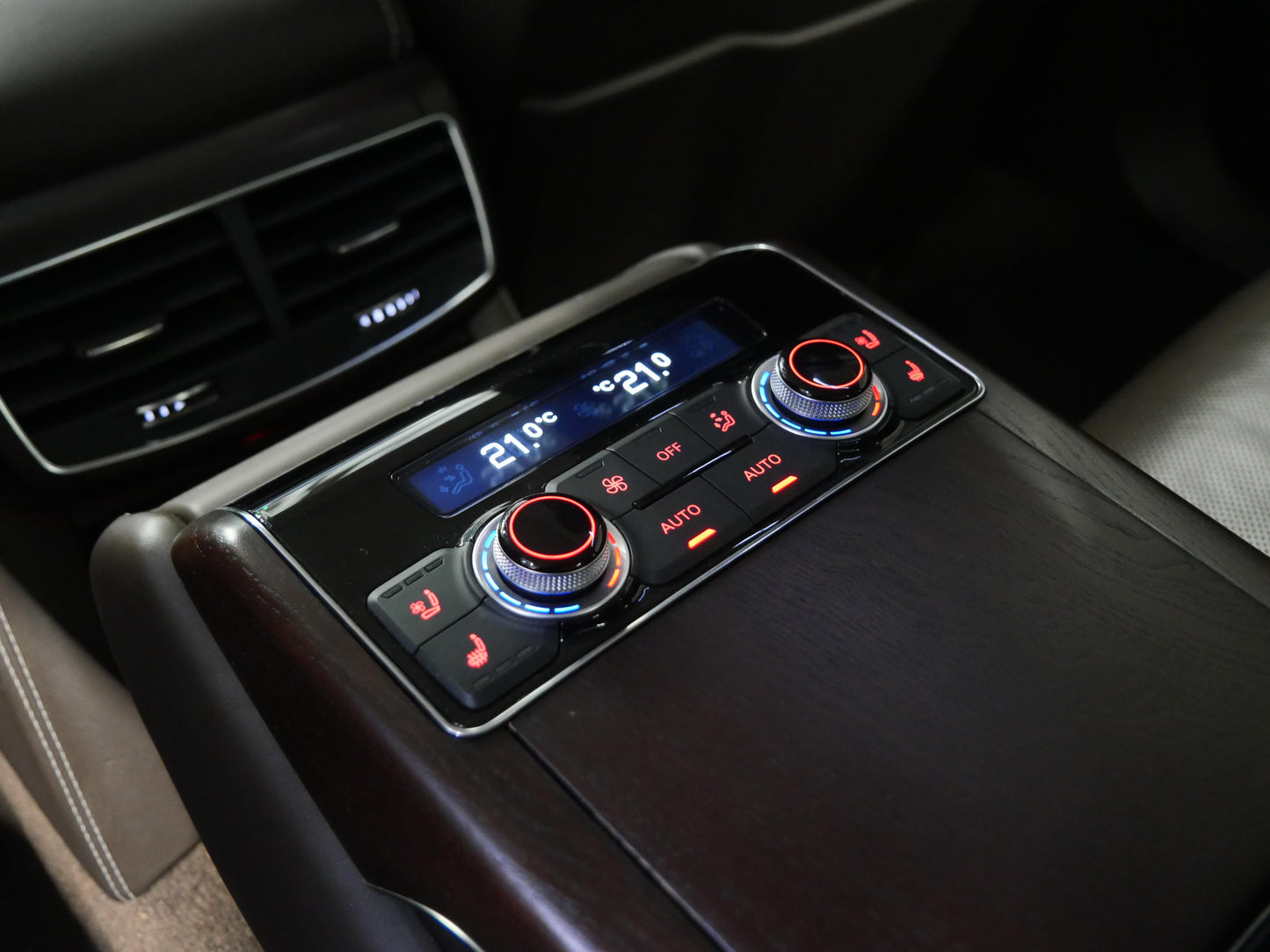 Audi A8 4.2 FSI V8 273 kW