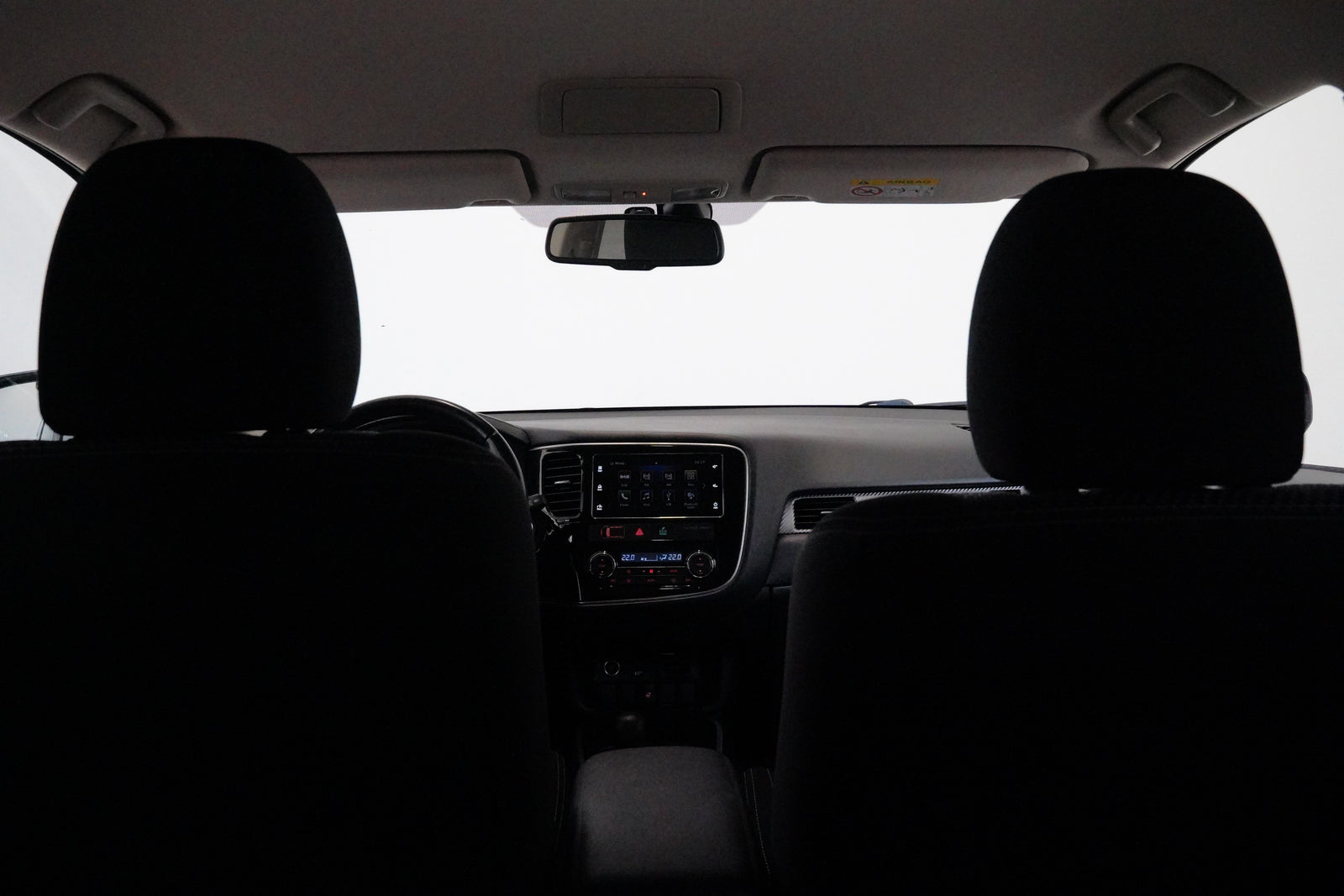 Mitsubishi Outlander 2.2 DI-D 110kW 4WD Intense+ – foto 25