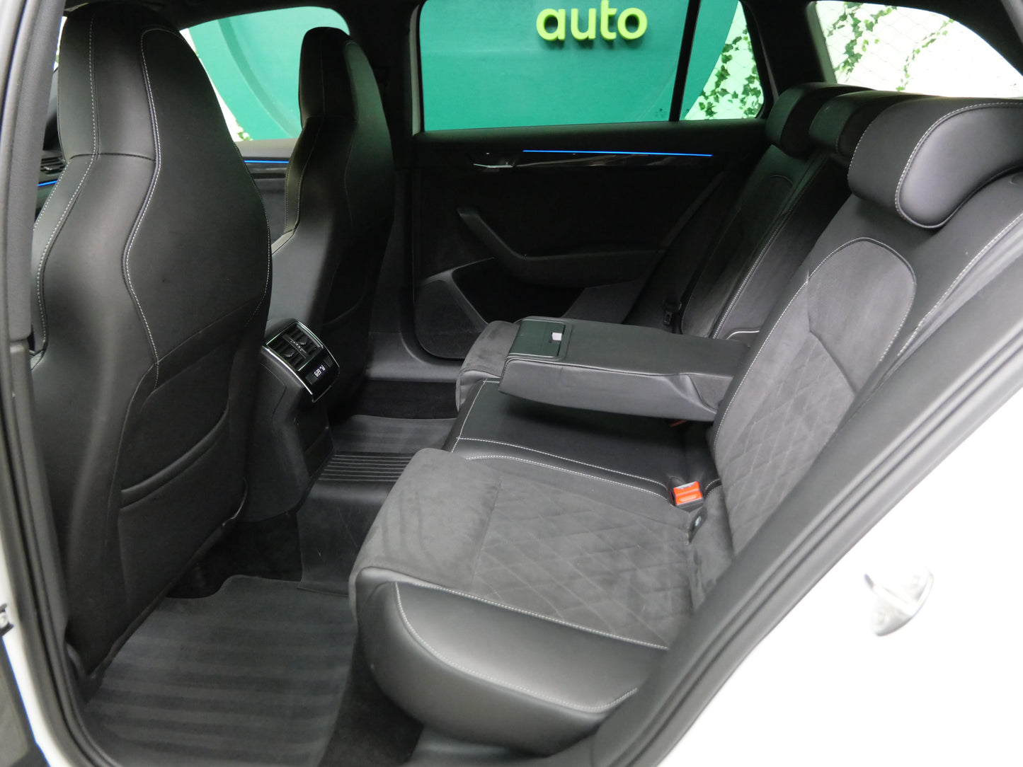 Škoda Superb 2.0 TDI 110 kW Sportline