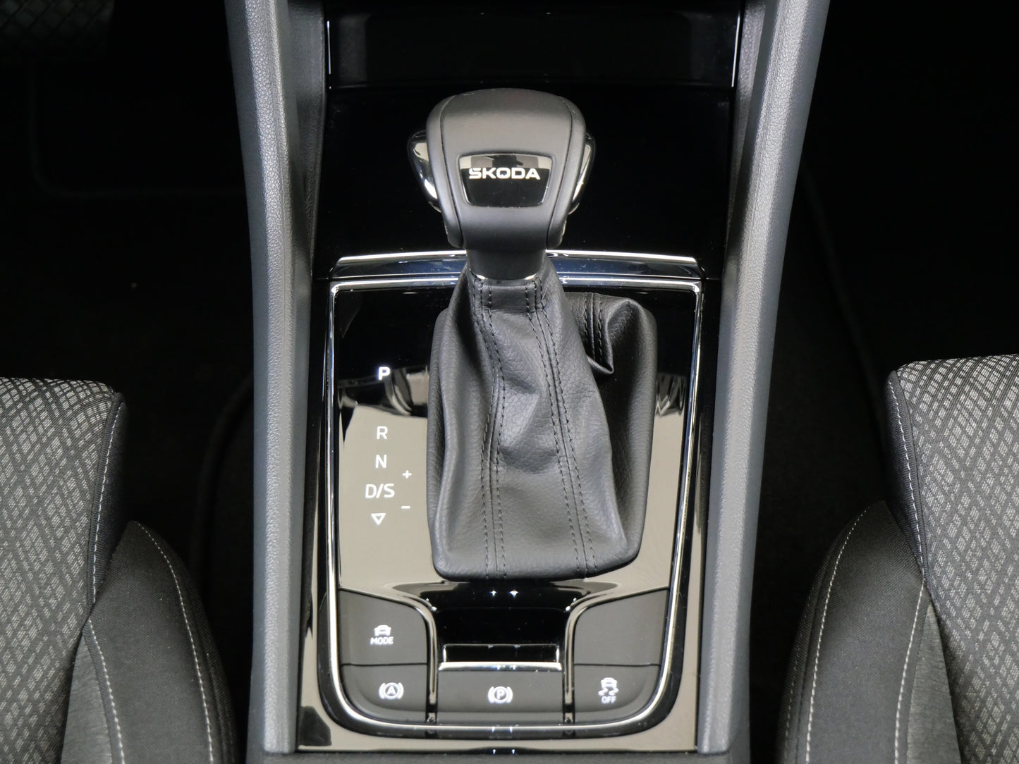 Škoda Karoq 1.5 TSI 110 kW Top Selection