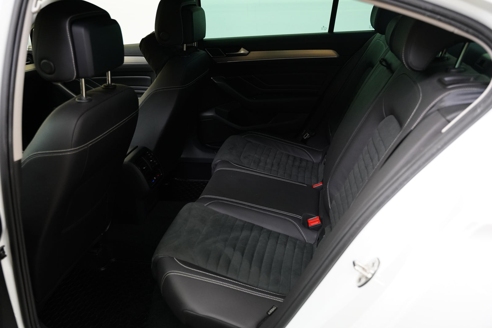 Volkswagen Passat 2.0 TDI 147 kW Elegance – foto 25