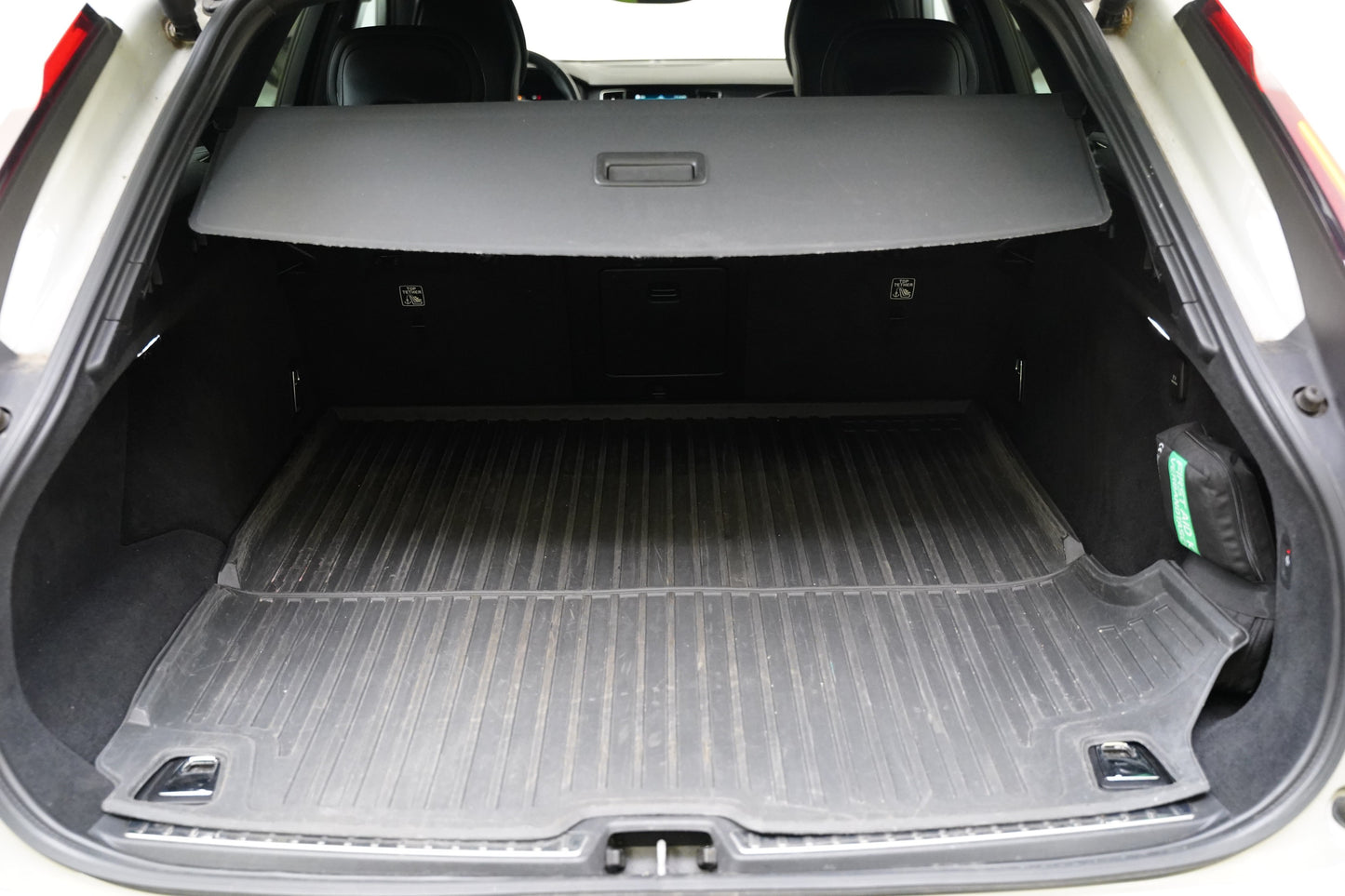 Volvo V90 2.0 B4 145 kW R-Design
