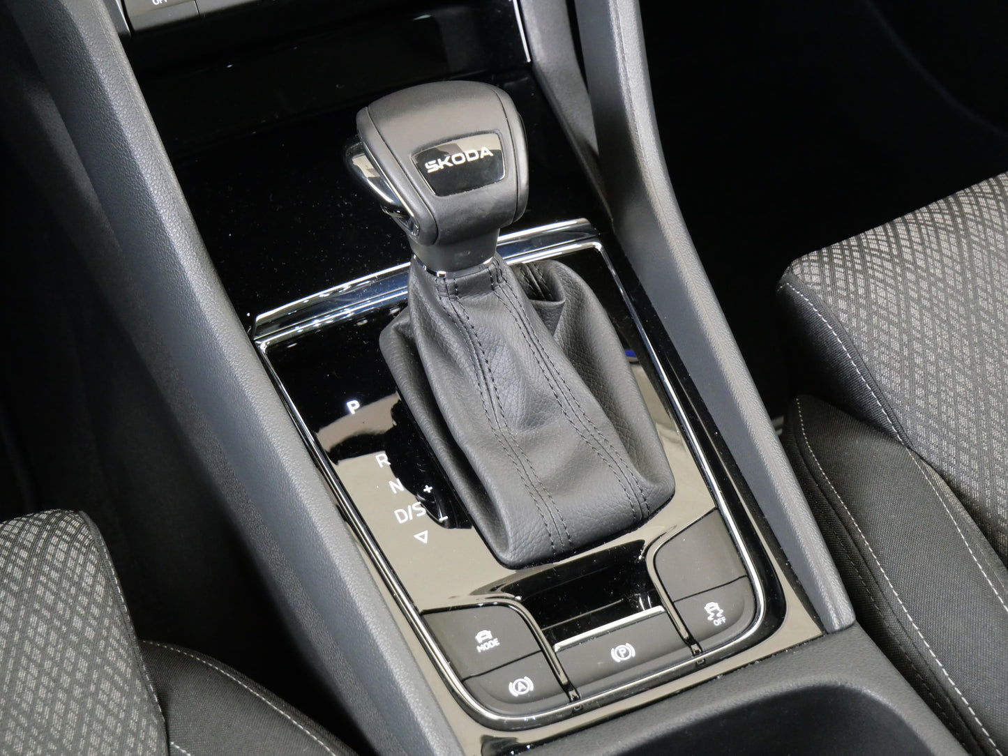 Škoda Karoq 1.5 TSI 110 kW Top Selection