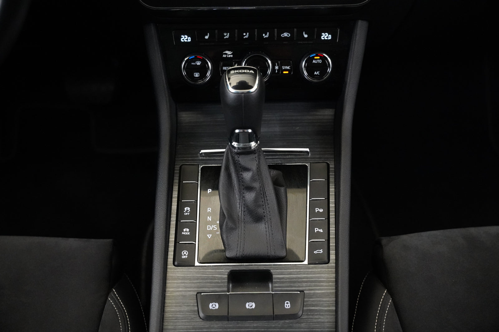 Škoda Superb 2.0 TSI 140 kW DSG Style – foto 25