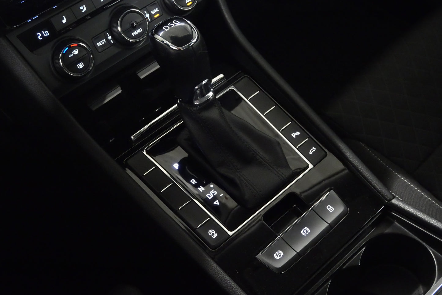 Škoda Superb 2.0 TDI 110 kW DSG Style