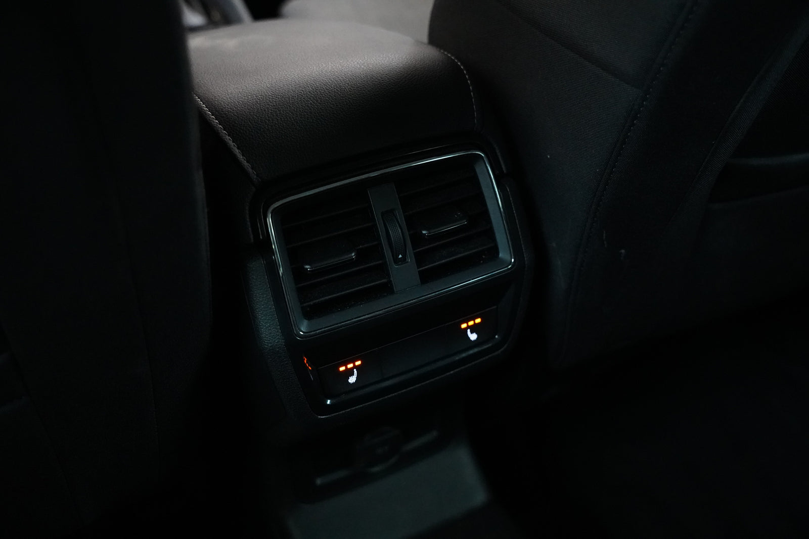 Škoda Karoq 2.0 TDI 110 kW DSG 4x4 Style – foto 25