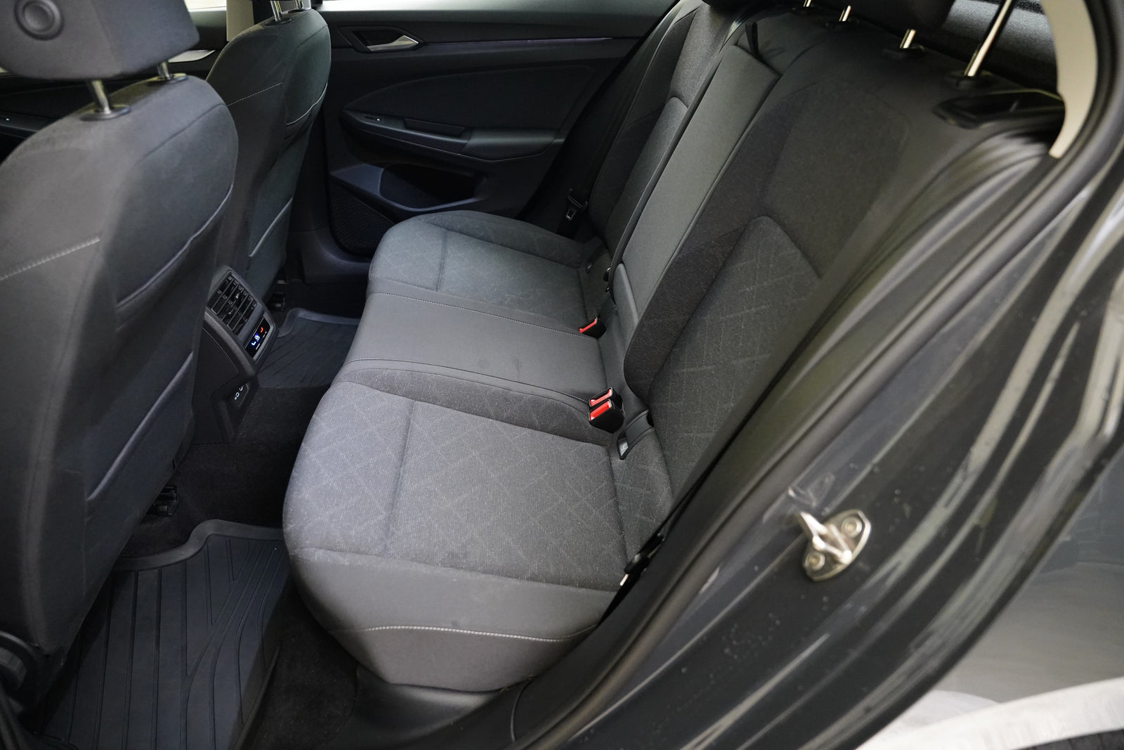 Volkswagen Golf 1.0 TSI 81 kW Life – foto 25