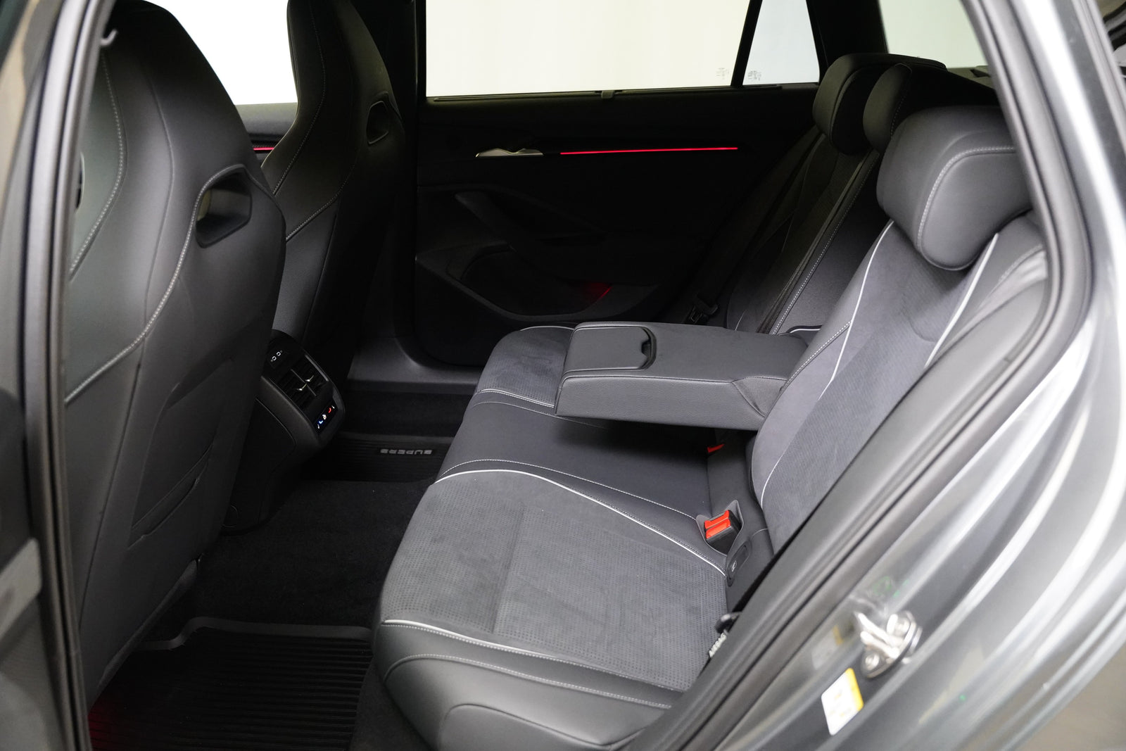 Škoda Superb 2.0 TDI 142 kW DSG Sportline – foto 25