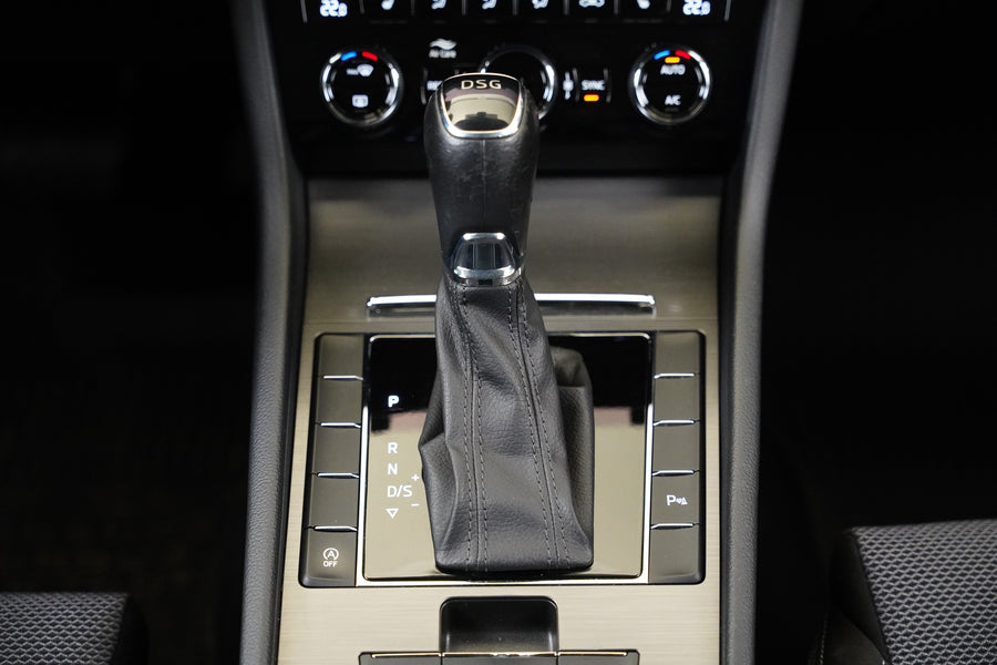 Škoda Superb 2.0 TDI 110 kW Style – foto 25