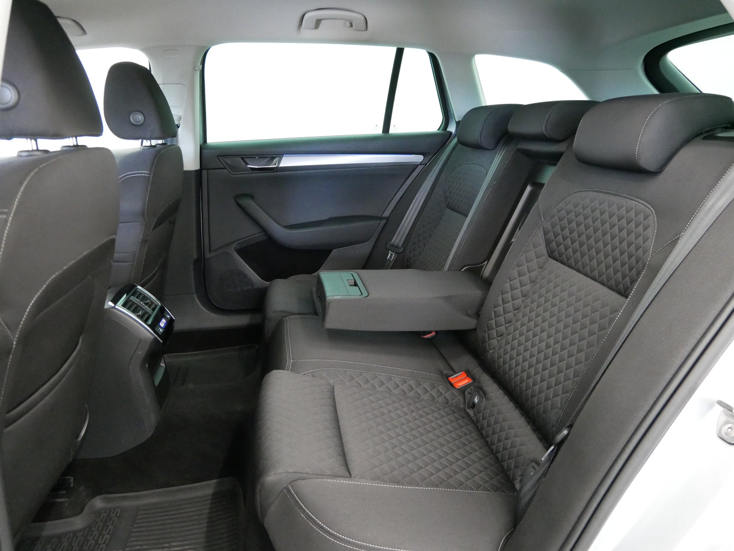 Škoda Superb 2.0 TDI 110 kW Style