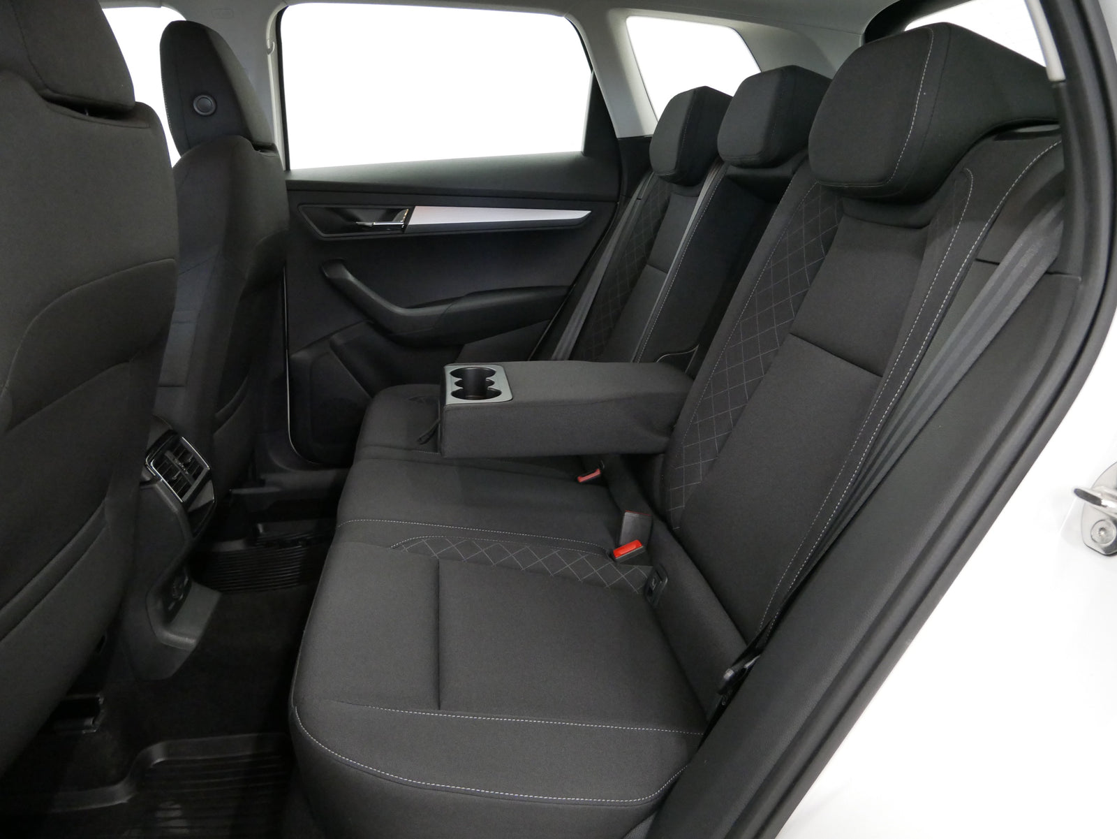 Škoda Karoq 1.6 TDI 85 kW Ambition – foto 26