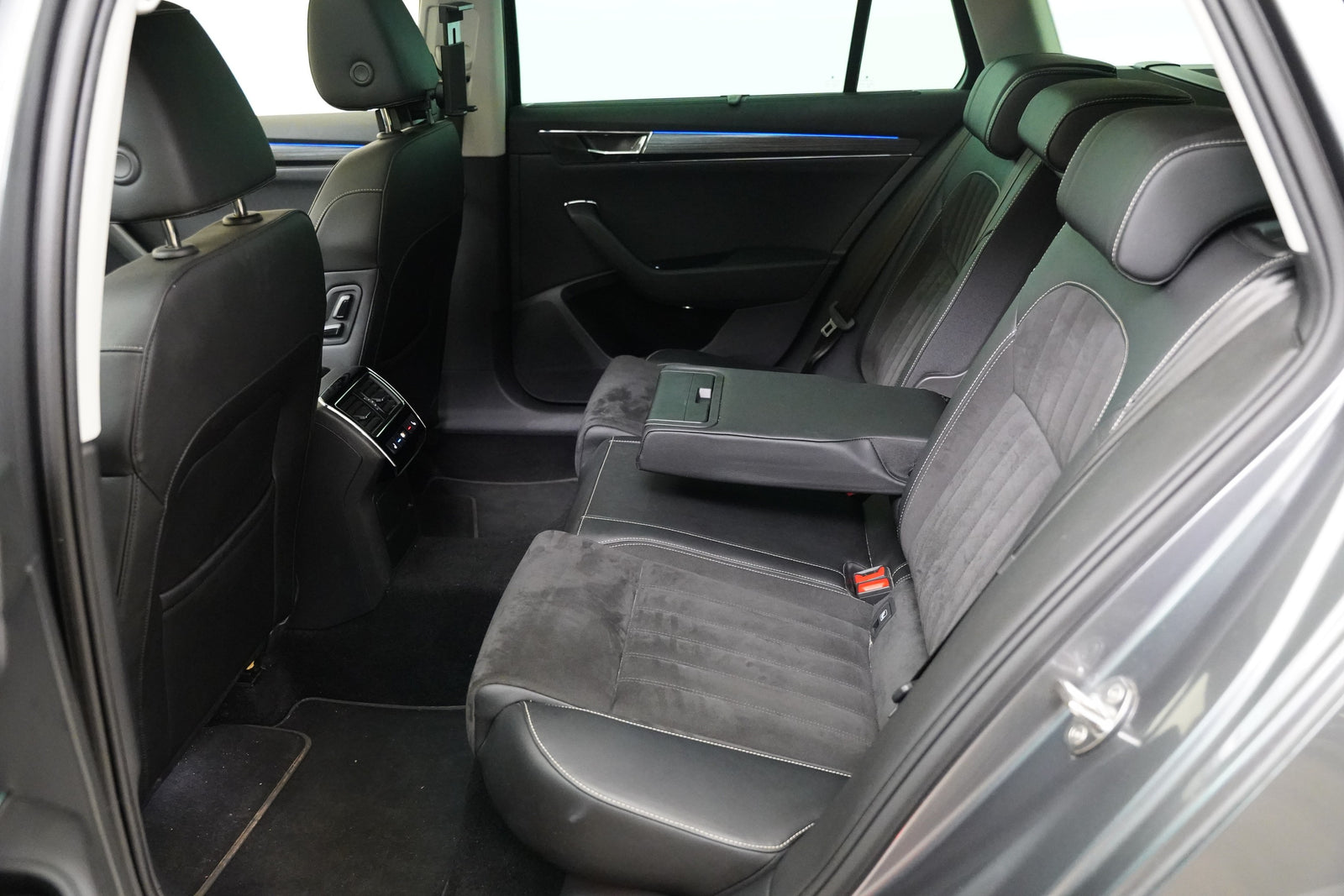 Škoda Superb 2.0 TSI 140 kW DSG Style – foto 26