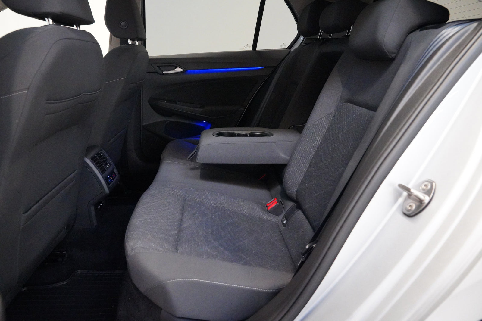 Volkswagen Golf 1.0 TSI 81 kW DSG Life – foto 26