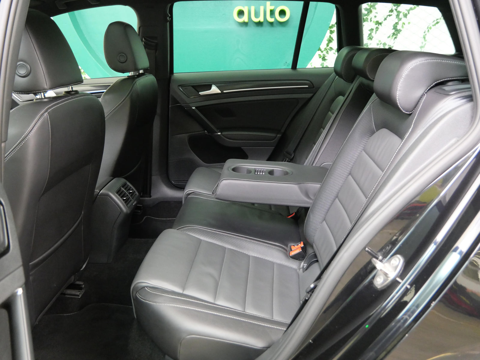 Volkswagen Golf 2.0 TSI 221 kW 4Motion "R" – foto 25