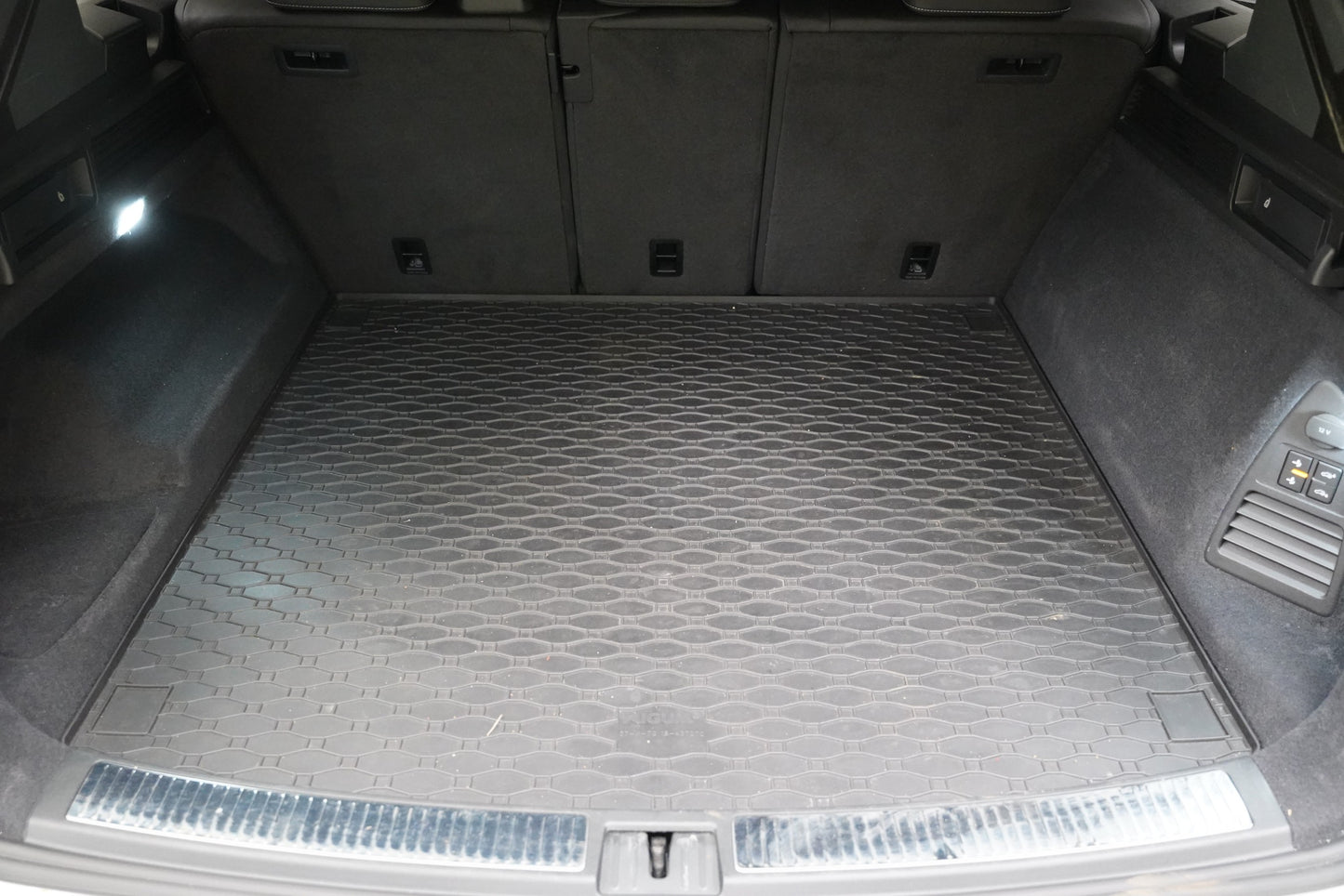 Volkswagen Touareg 3.0 TDI V6 210 kW R-Line