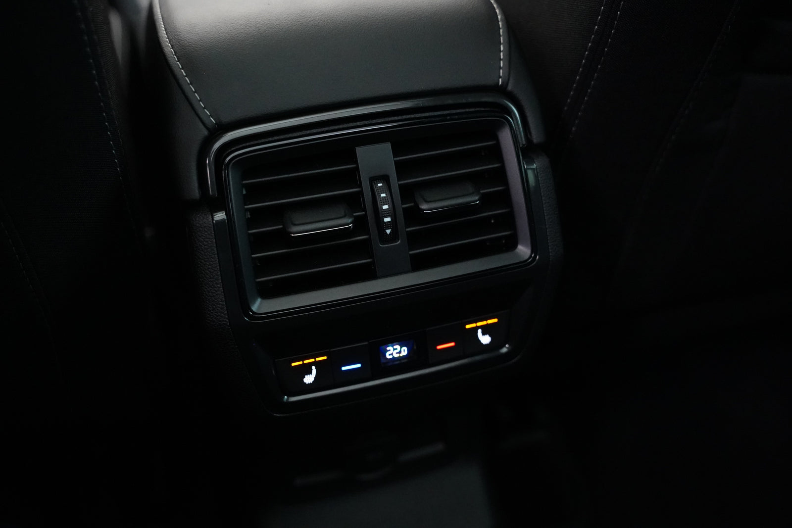 Škoda Karoq 2,0 TDI 110 kW 4x4 Sportline – foto 26