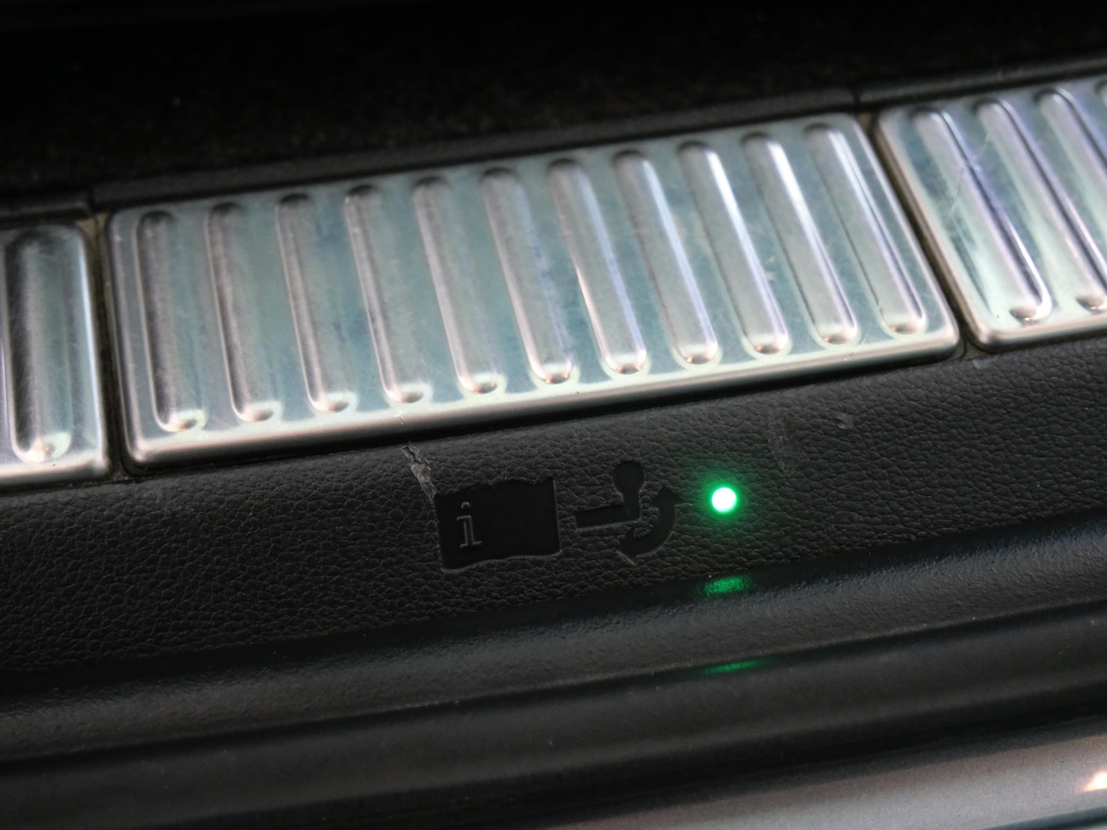 Škoda Superb 2.0 TDI 140 kW Style – foto 26