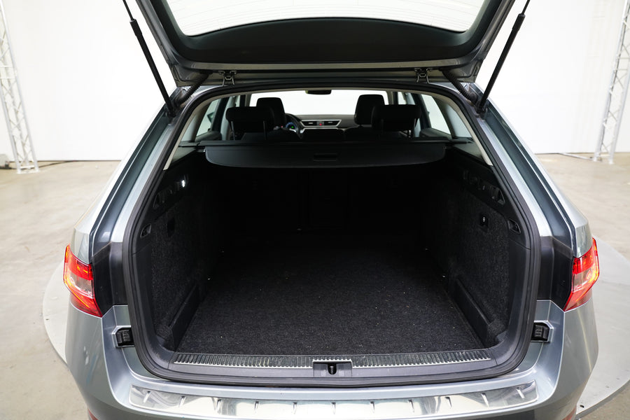 Škoda Superb 2.0 TSI 140kW Style Combi DSG – foto 26