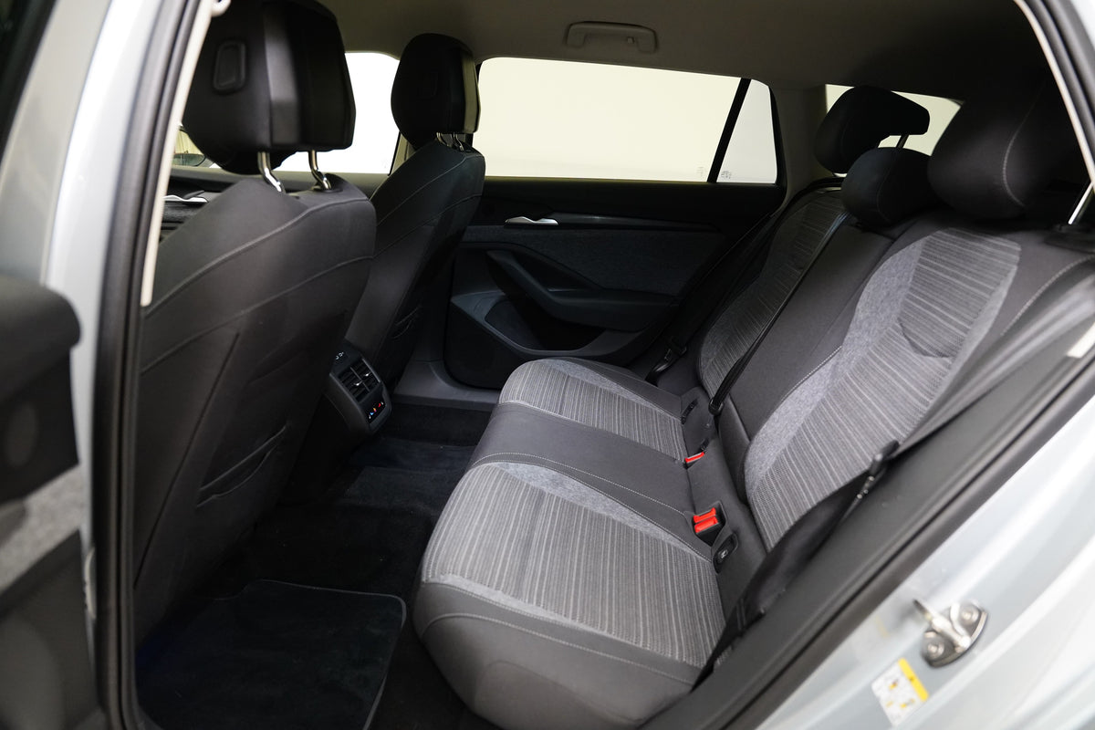 Škoda Superb 2.0 TDI 110 kW DSG Selection – foto 26