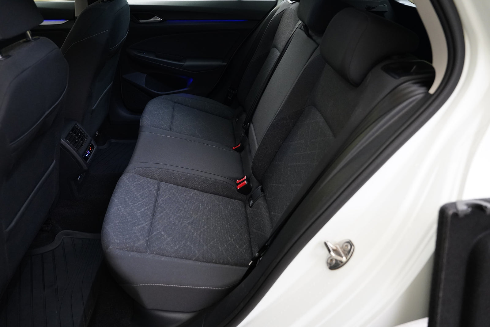 Volkswagen Golf 1.0 TSI 81 kW Life – foto 26