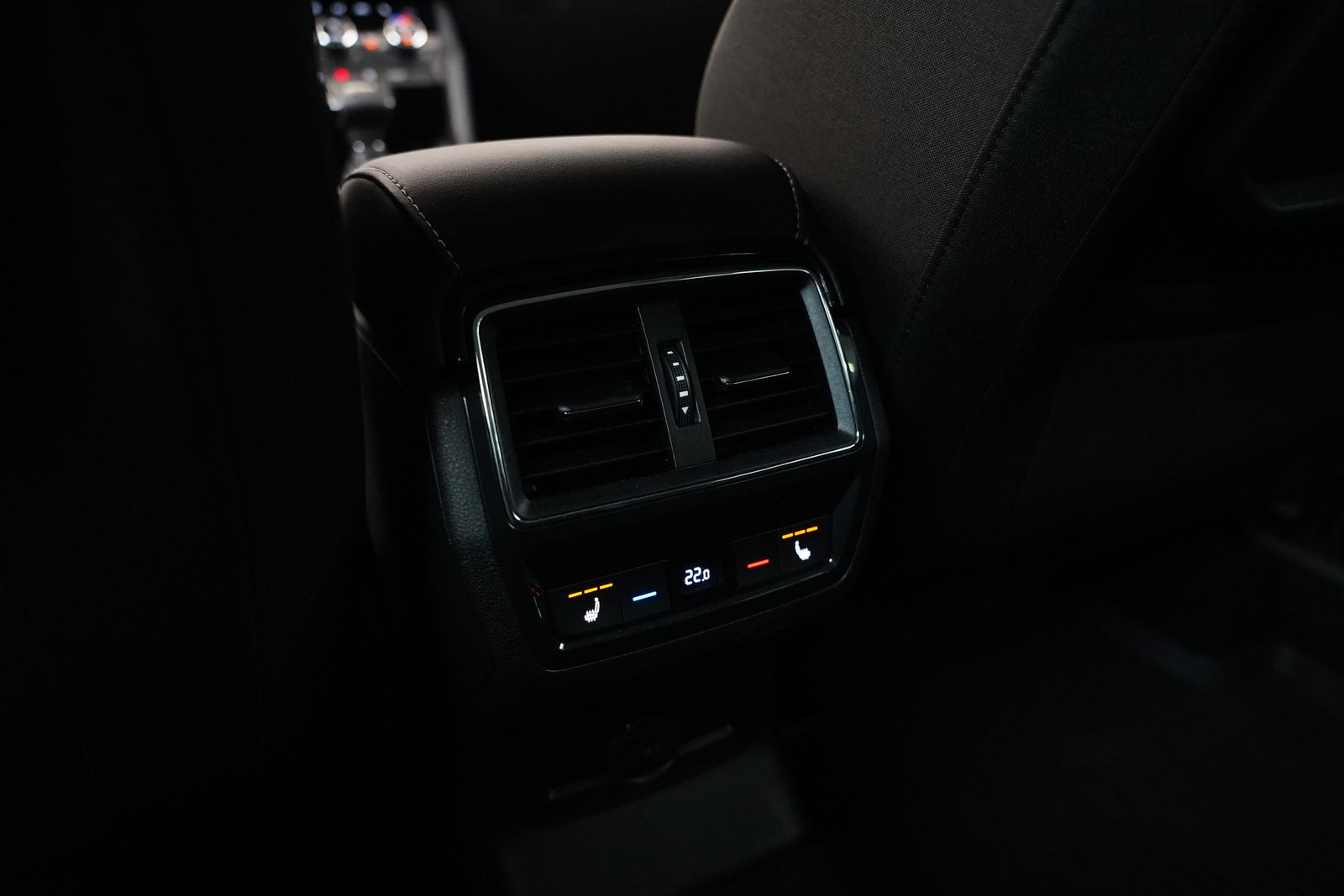Škoda Karoq 1.5 TSI 110 kW Top Selection – foto 26