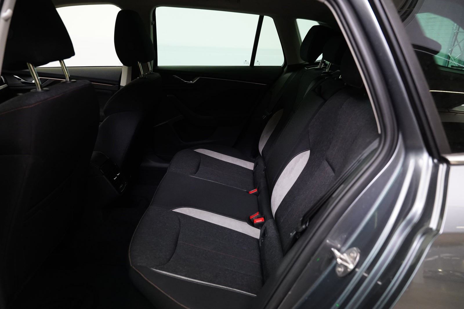 Škoda Kamiq 1.0 TSI 85kW DSG Top Selection – foto 26