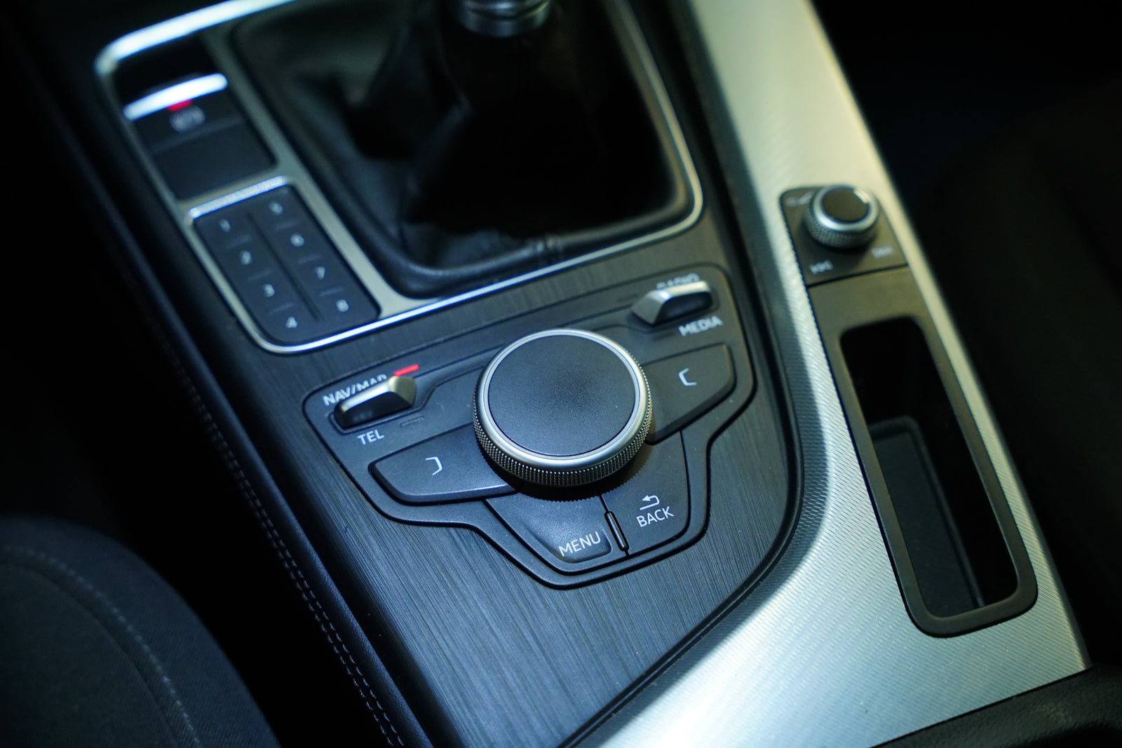 Audi A4 2.0 TDI 140 kW – foto 26