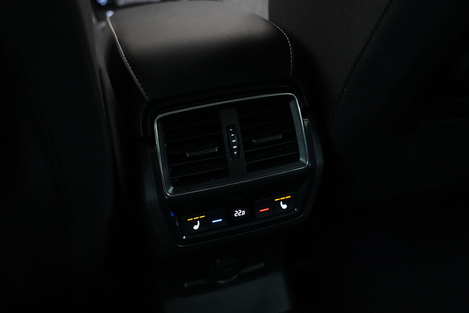 Škoda Karoq 1.5 TSI 110 kW Top Selection – foto 26