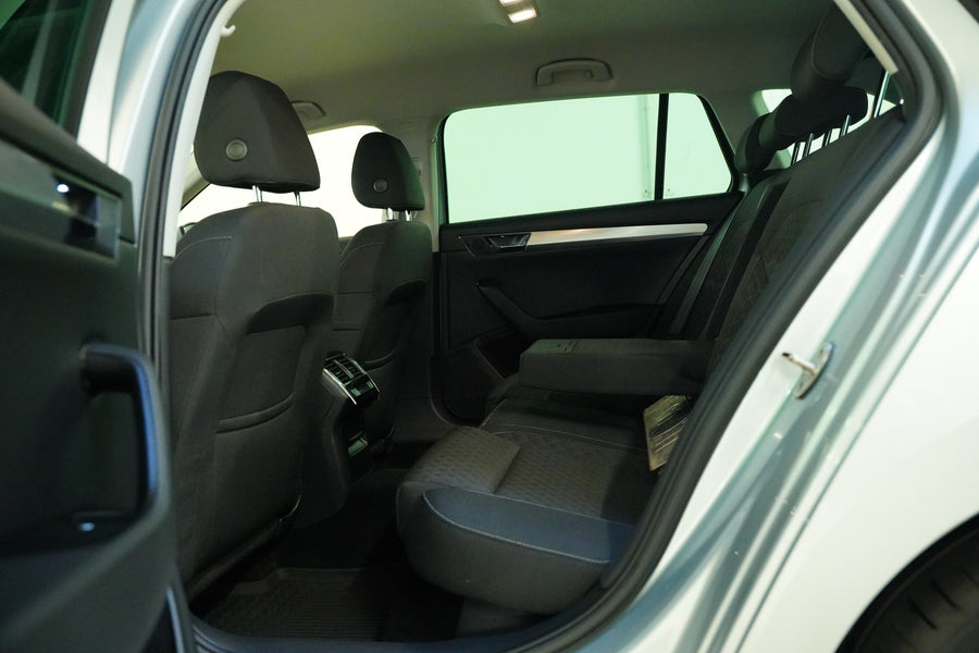 Škoda Superb 2.0 TDI 110 kW Ambition – foto 26