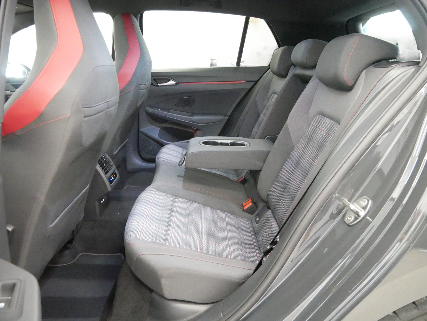 Volkswagen Golf 2.0 TSI 195 kW DSG GTI